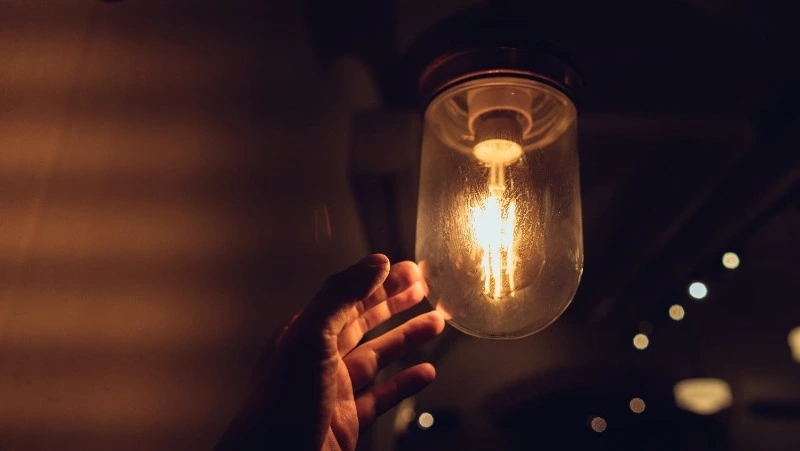 Из-за ремонтных работ без света оставили десятки домов в Южно-Сахалинске 21 мая