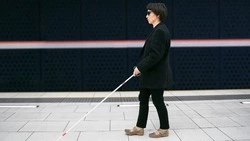 Пассажирку знают: водители автобусов проинструктированы по поводу сахалинки с собакой-поводырем