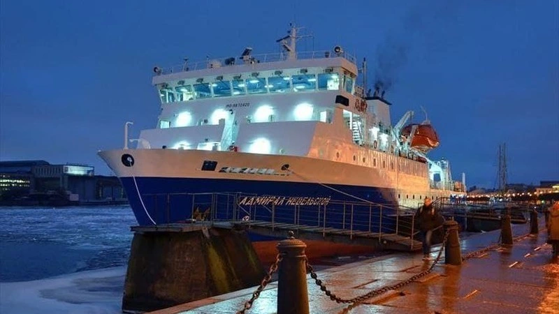 Неизвестные от лица парома «Адмирал Невельской» начали общаться с сахалинцами