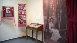 Выставку о женщинах в жизни Антона Чехова открыли в Южно-Сахалинске