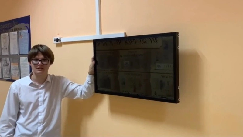 Школьники Холмска провели видеоэкскурсию для ребят из Шахтерска в ДНР