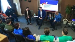 Валерий Лимаренко встретился с волонтерами, которые четыре года помогают бойцам СВО