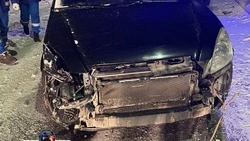 В Углегорском районе водитель «Хонды» врезался в ограждение — пострадал пассажир