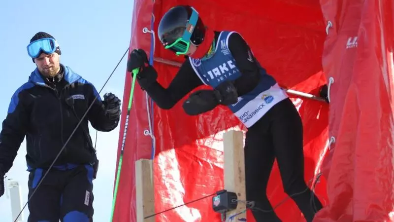 Чемпионат России по горным лыжам и сноуборду среди инвалидов стартовал в Южно-Сахалинске