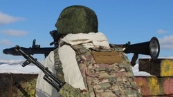 Военных армейского корпуса ВВО учат стрелять из противотанкового гранатомета на Сахалине