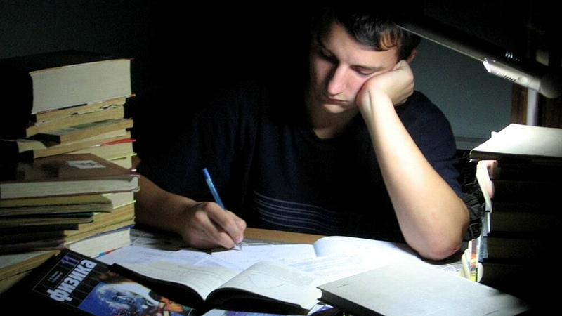 Сахалинским выпускникам предлагают написать эссе про лучшего учителя