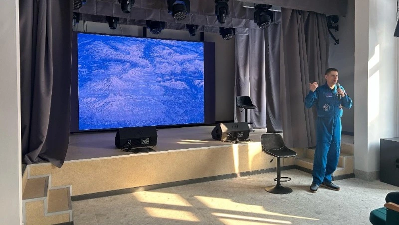 Космонавт-испытатель Андрей Федяев провел лекцию в рамках образовательной смены «СахалинТех.Алаид»