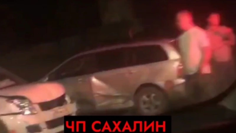 Авария с участием двух легковых машин произошла в Южно-Сахалинске 15 сентября