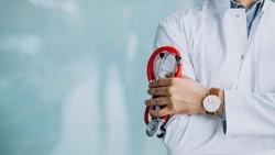 Врачам на Сахалине повысят зарплаты за счет поддержки правительства РФ