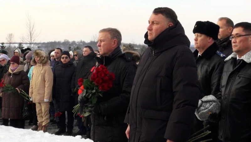 Память Героев Отечества почтили в Южно-Сахалинске