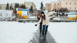 Жителям Сахалина озвучили способ снизить риск падения зимой