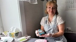 Самозанятая-кондитер на Сахалине обновила оборудование благодаря господдержке