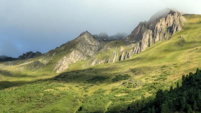 Прогноз погоды на 15 сентября в Сахалинской области: утренние туманы и ясное небо