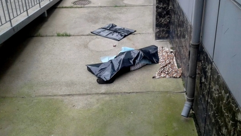 На Сахалине из окна больницы выпал пациент