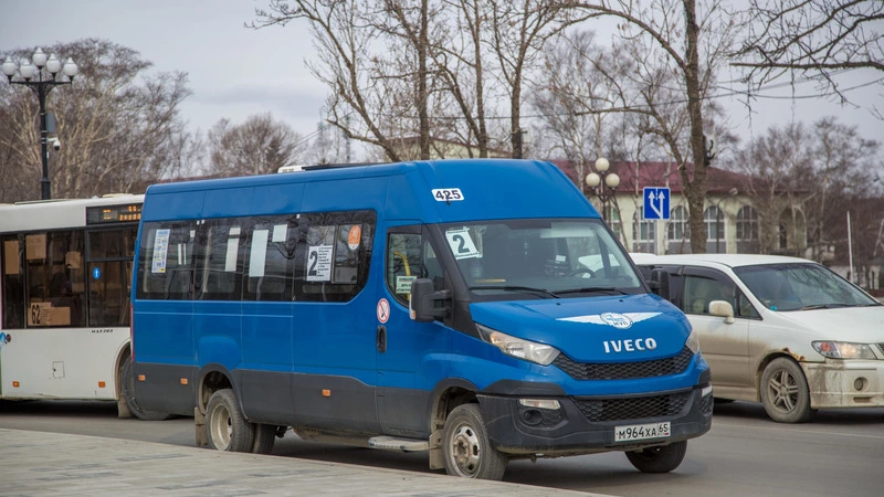 Школьники с 1 июня должны оплачивать проезд за свой счет
