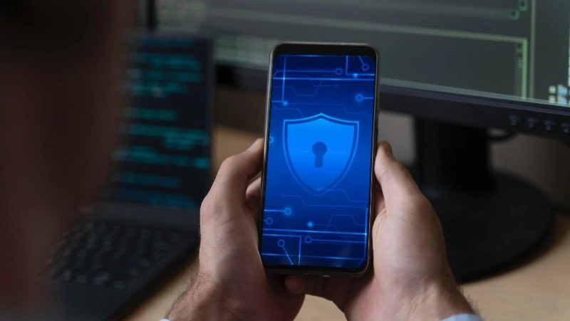 Мошенники начали обманывать россиян при приеме на работу в маркетплейсы