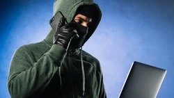 Житель Южно-Сахалинска перевел мошенникам более 1,5 млн рублей 