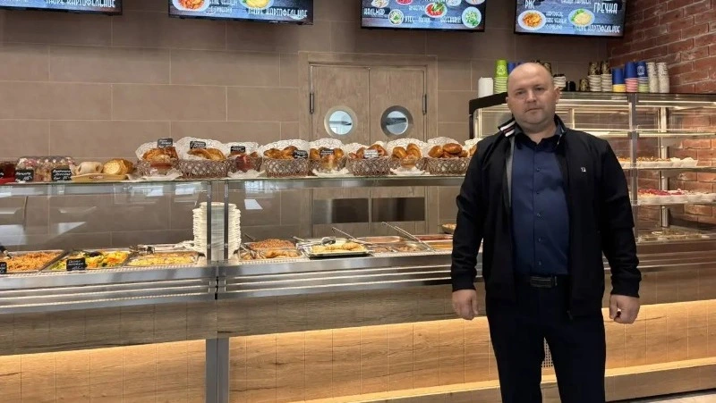 Сахалинец расширил сеть столовых благодаря господдержке
