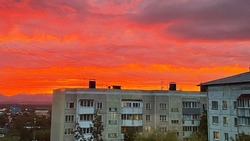 Яркий закат показали жителям Южно-Сахалинска