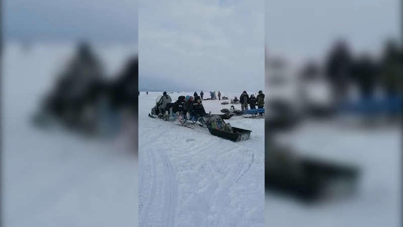 Сахалинские рыбаки утопили три снегохода за день