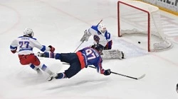 «Сахалинские Акулы» по буллитам проиграли тульскому «АКМ-Юниору»