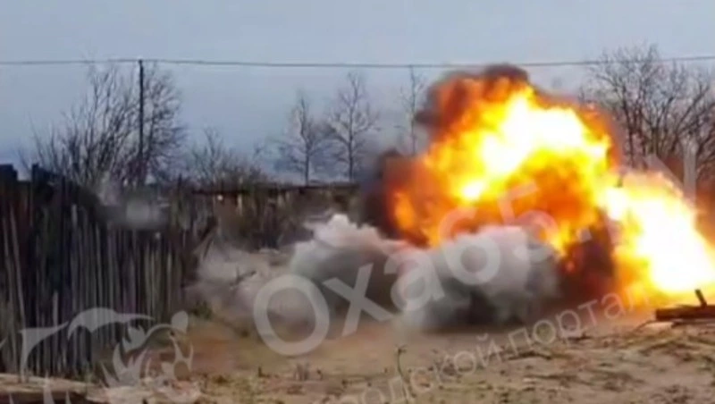 Найденная в селе Охинского района мина оказалась боевой, ее взорвали