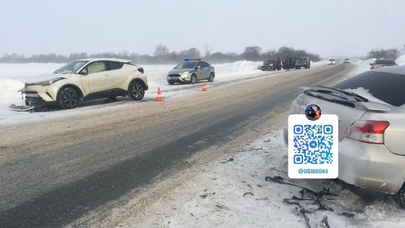 Три человека пострадали в ДТП с двумя Toyota на трассе Южно-Сахалинск — Оха