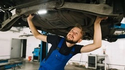 Житель Долинска не смог оформить купленный автомобиль с перебитыми номерами и обратился в суд