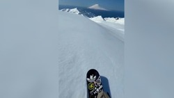 «Спуск c видом на миллион»: сноубордист показал снежный Парамушир