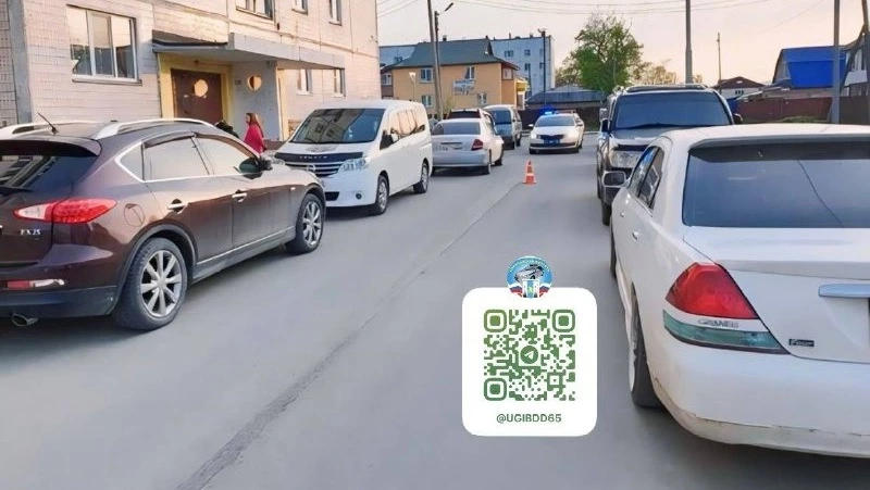 В Южно-Сахалинске автомобиль наехал на 7-летнего ребенка прямо во дворе