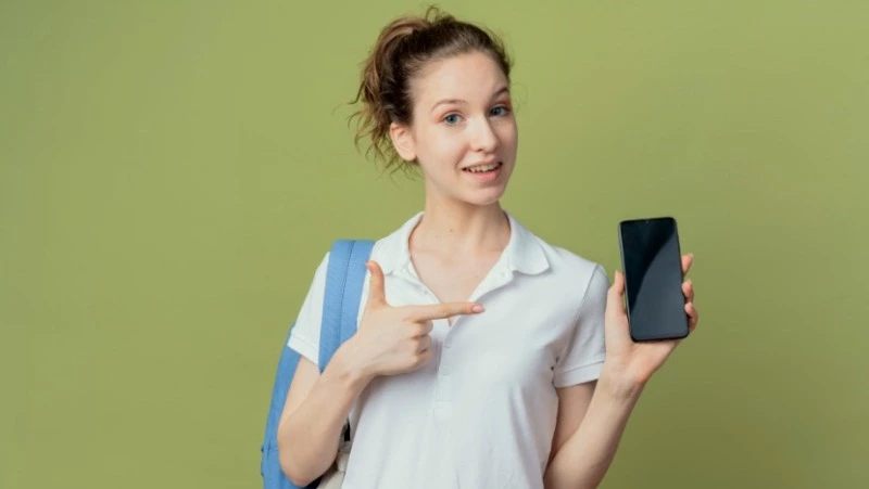 Совфед РФ одобрил закон об ограничении использования телефонов в школах