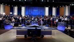 Путин: в РФ есть все условия для удержания молодых специалистов