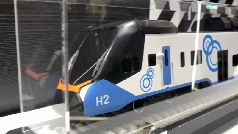 Макет первого в России пассажирского поезда на водороде представили на ВЭФ
