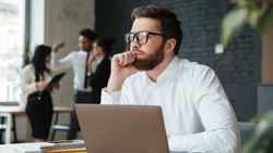 Каждый десятый житель Южно-Сахалинска несколько раз в день думает об увольнении