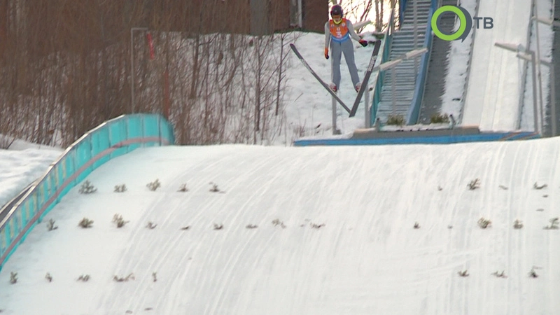 Сахалинские летающие лыжники закрыли сезон