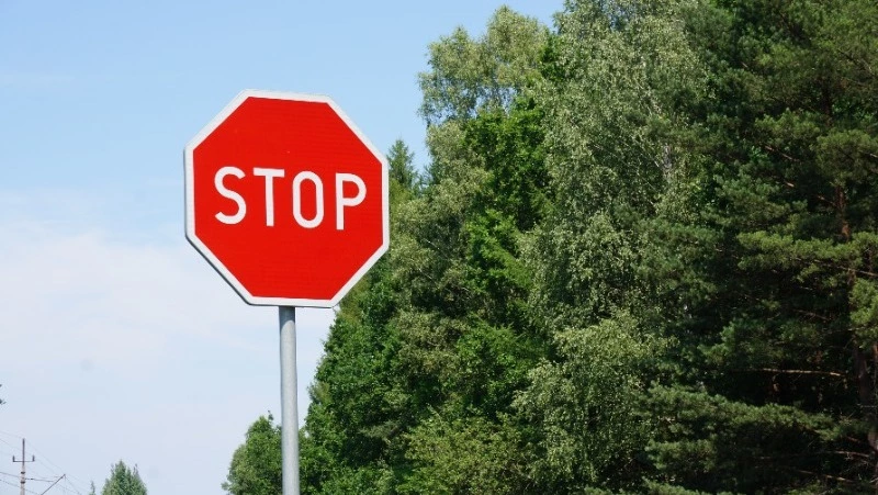 Участки двух улиц Южно-Сахалинска временно перекроют 16 и 17 октября