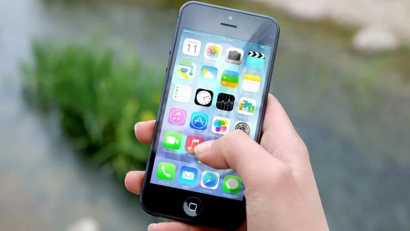 Украина попросила директора Apple отключить россиян от App Store