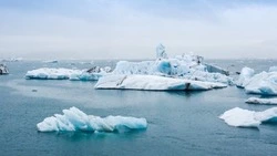 Спасатели напомнили об опасности выхода на лед в заливе Мордвинова