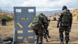 Военнослужащие на Сахалине освоили навыки оказания первой помощи и эвакуации раненого