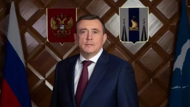 Валерий Лимаренко поздравил жителей Сахалина и Курил с Днем космонавтики