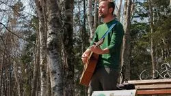 Сахалинские «Вольные музыканты» споют на улицах Питера во спасение больного ребенка