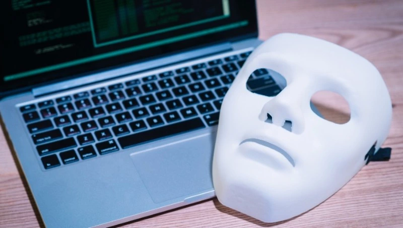 Сбер в 2025 году помог россиянам уберечь от мошенников более 360 млрд рублей