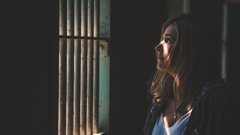 Невельчанку за игнорирование административного наказания и пьянство отправили уже в тюрьму