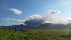 «Хорошо дал»: пепловый выброс вулкана Эбеко произошел на Курилах 