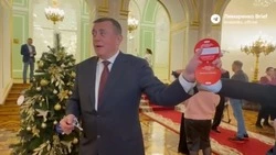 Губернатор Валерий Лимаренко исполнит новогодние желания двух юных сахалинцев