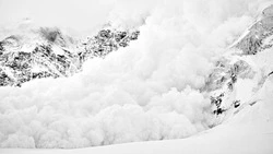 Спасатели предупредили об угрозе схода лавин в четырех районах Сахалинской области