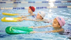 Спортивная школа по плаванию в Южно-Сахалинске объявила набор детей до 30 ноября