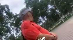 Мужчина сделал непристойное предложение школьницам в Корсакове