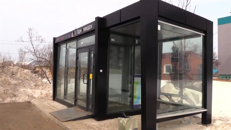 Вандалы разрушили в Невельске комфортные остановки на 9 млн рублей