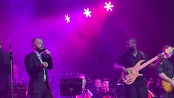 Ярослав Сумишевский дал грандиозный концерт на Сахалине в сопровождении симфонического оркестра